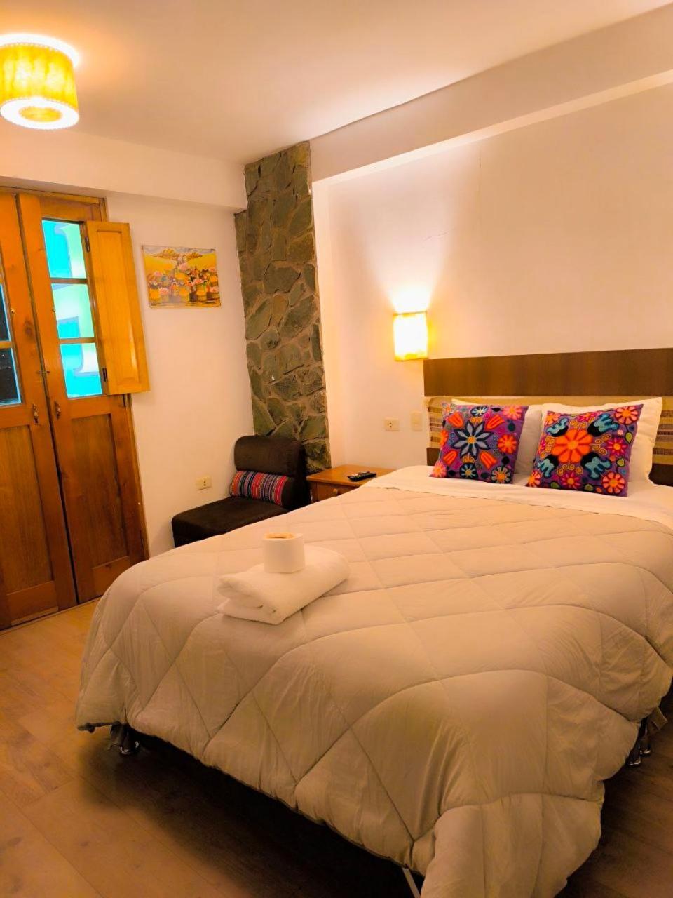 Hostal Balcon De Piedra Urubamba Bagian luar foto