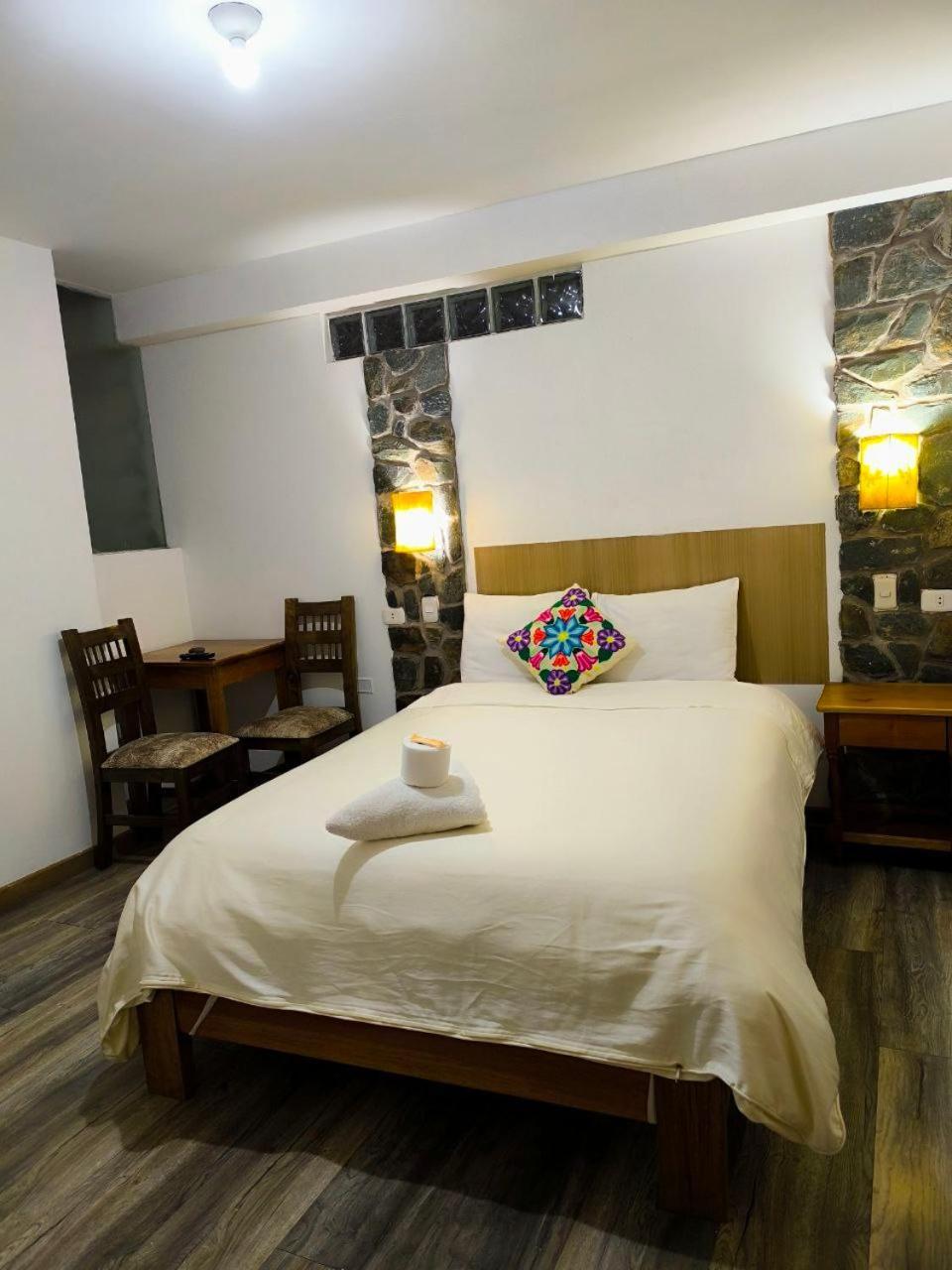 Hostal Balcon De Piedra Urubamba Bagian luar foto